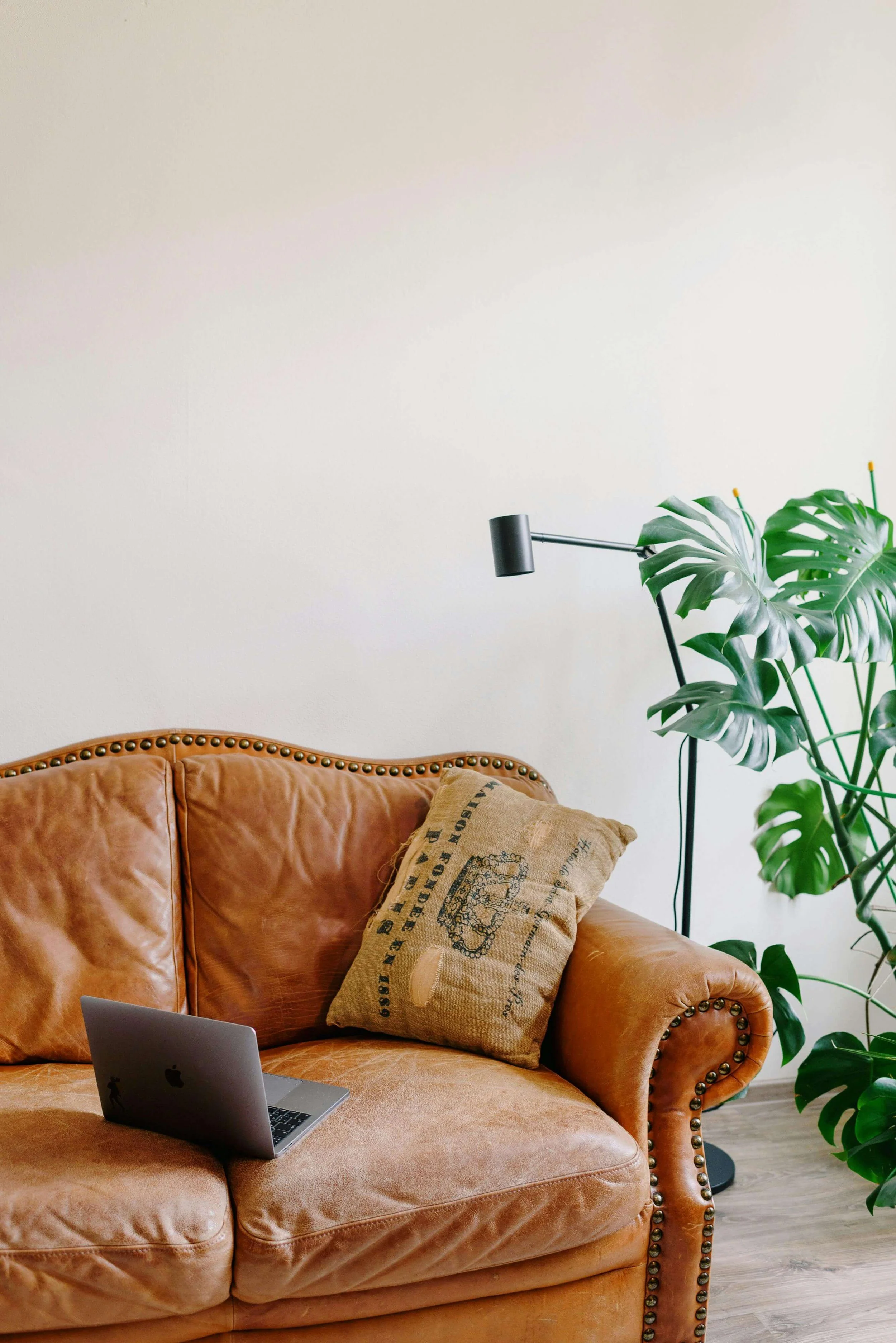 leather couch | ocd therapist boston ma | ocd counseling boston ma | online OCD therapy boston, ma | Cambridge, MA | Somerville, MA | Brookline

