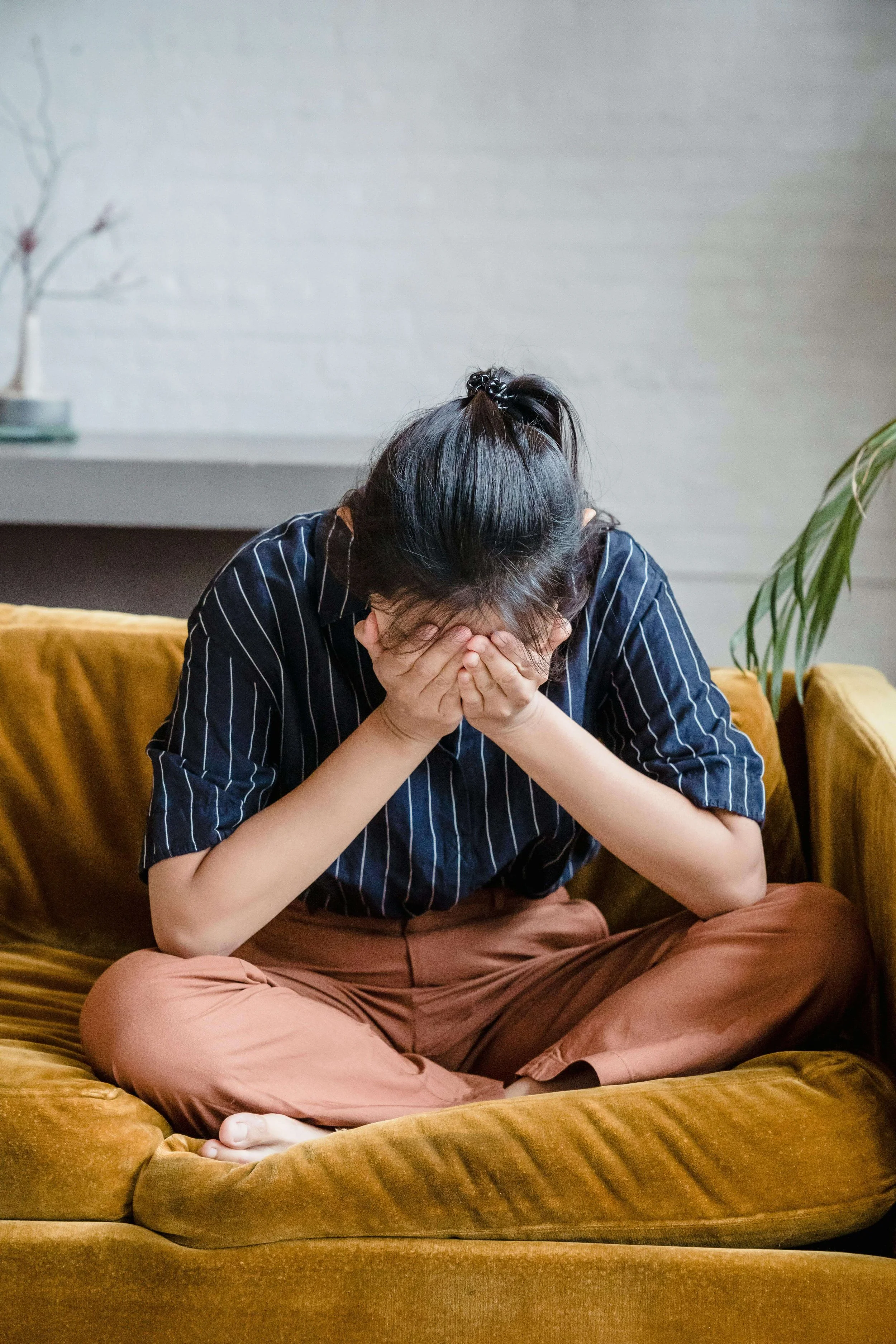 upset individual | ocd therapist boston ma | therapy for ocd boston, ma | overthinking therapy boston, ma | Cambridge, MA | Somerville, MA | Brookline